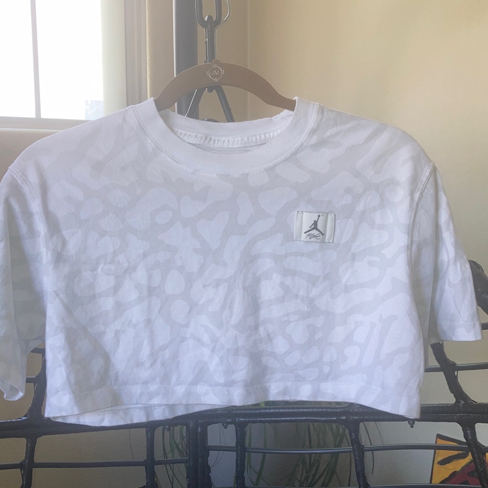 Jordan White Cropped Tee with Tonal Abstract Print